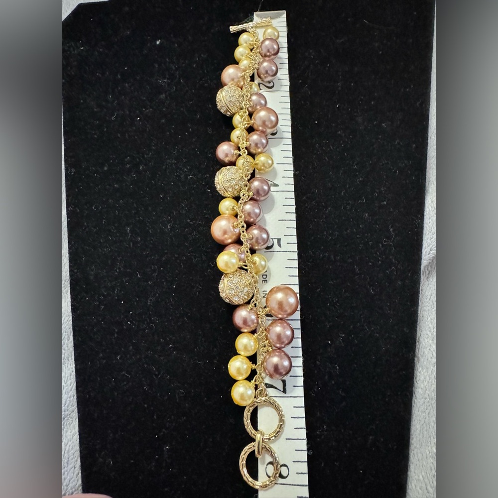 Vintage Park Lane Faux Pearl And Rhinestone Bracelet in Gold Tone Setting - Picture 4 of 4